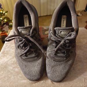 Nike, 9.5, Grey